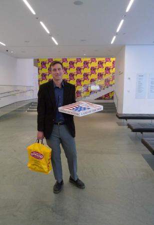 Pizza sells to moma